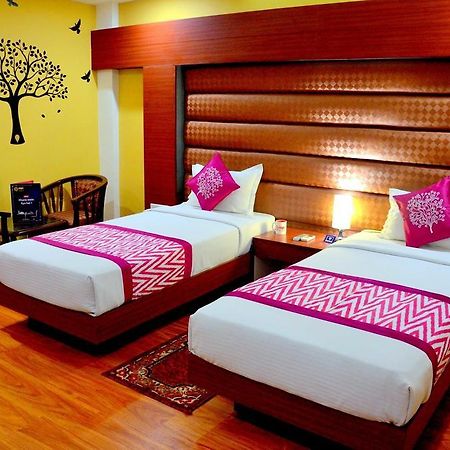 Geetika Galaxy Hotel Kanpur Exterior photo