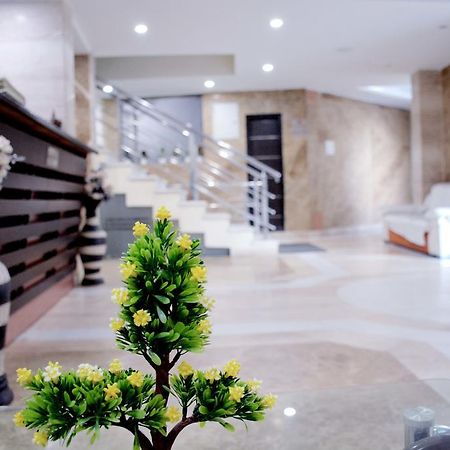 Geetika Galaxy Hotel Kanpur Exterior photo