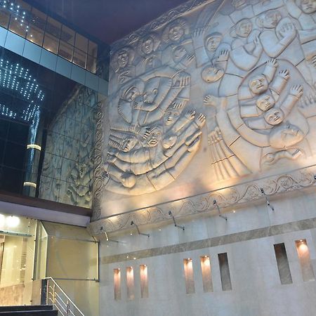 Geetika Galaxy Hotel Kanpur Exterior photo