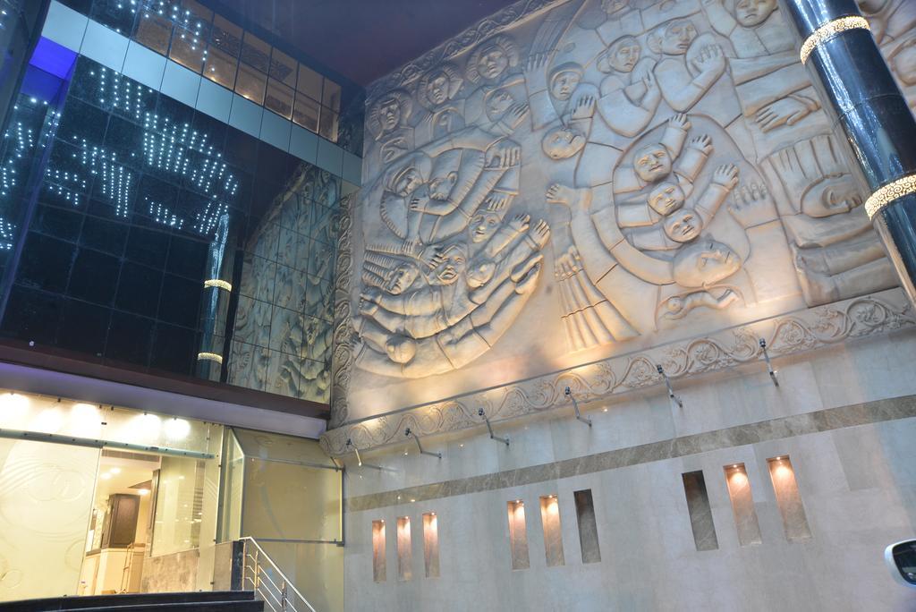 Geetika Galaxy Hotel Kanpur Exterior photo